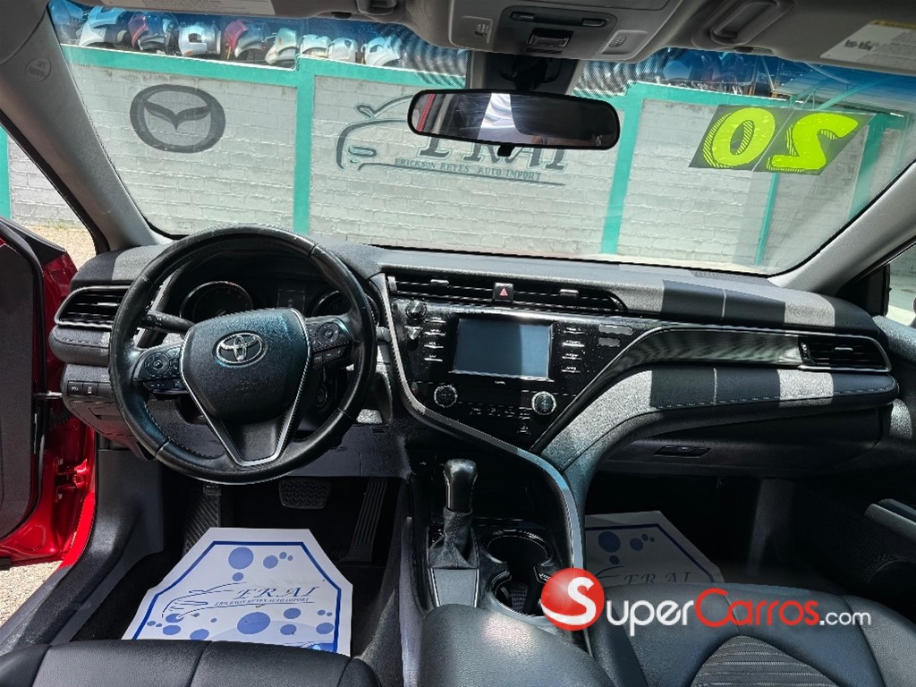 2020 Toyota Camry SE — foto 9 / 9