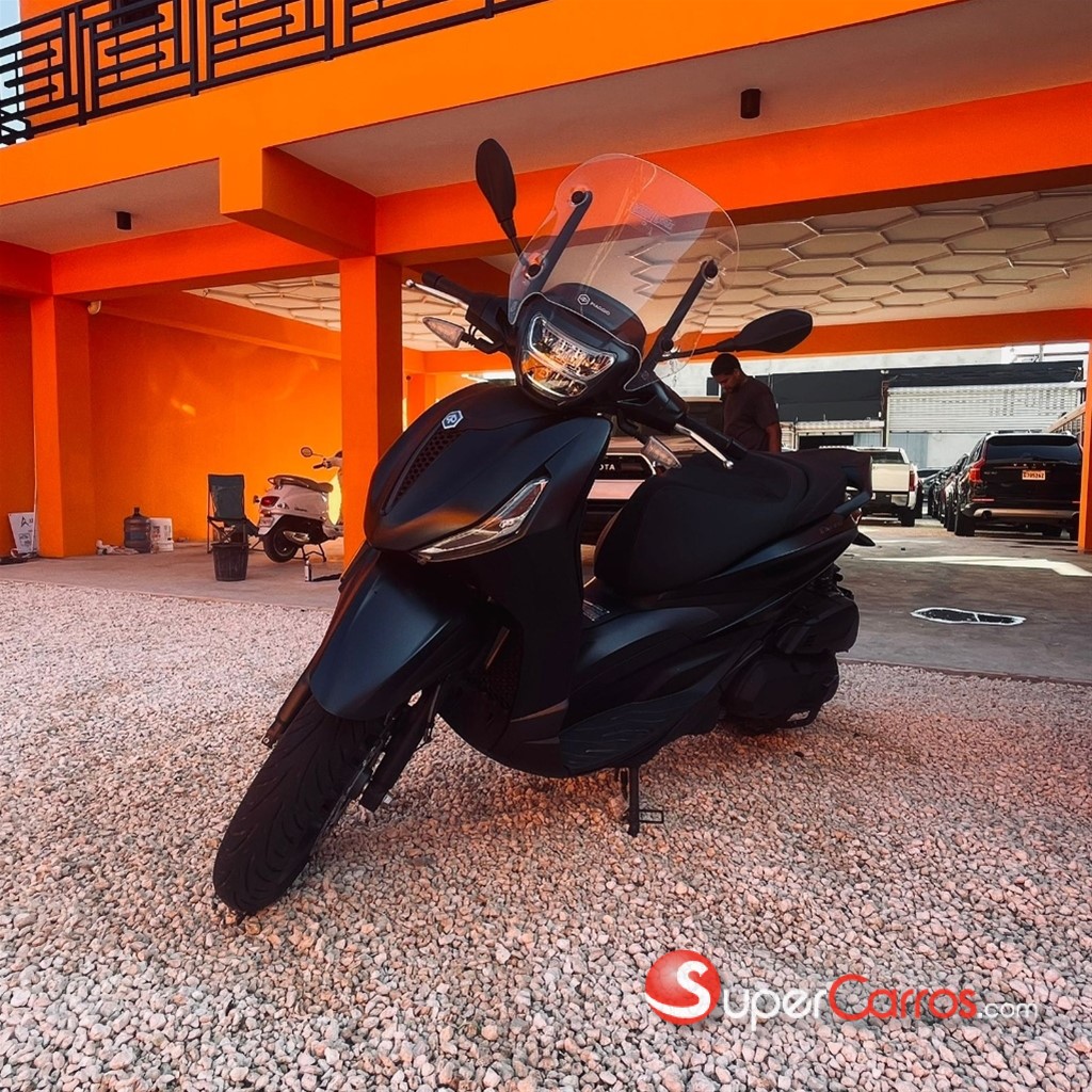 2022 Piaggio Beverly