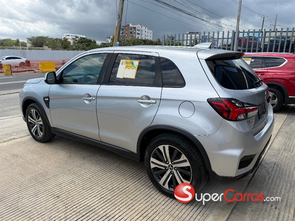 2020 Mitsubishi Motors Outlander Sport — foto 6 / 11