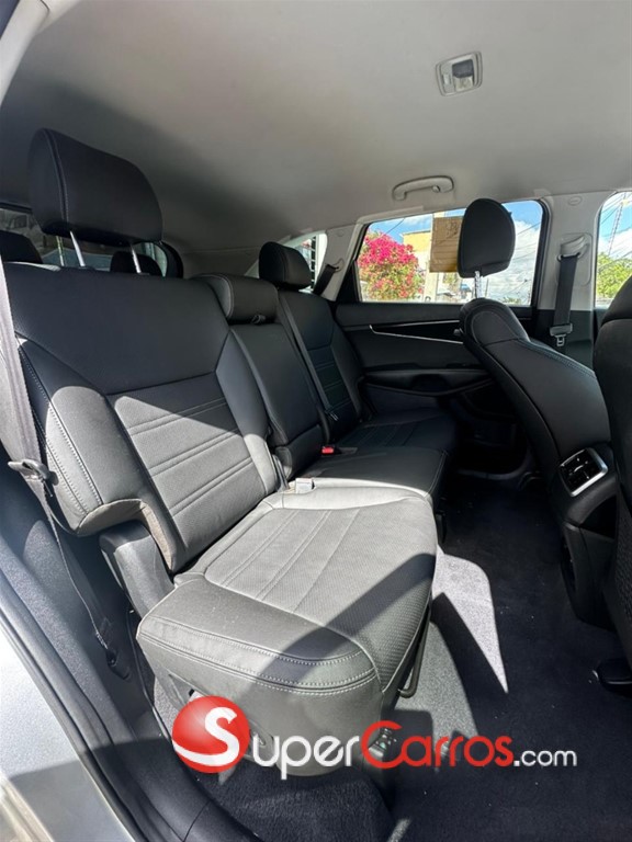 2020 Kia Sorento LX — foto 6 / 11