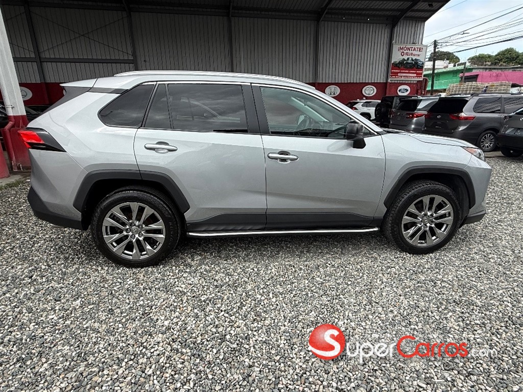 2022 Toyota RAV4 LE — foto 5 / 12