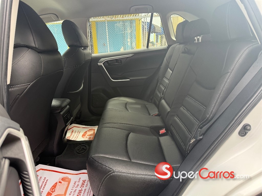 2022 Toyota RAV4 LE — foto 11 / 12