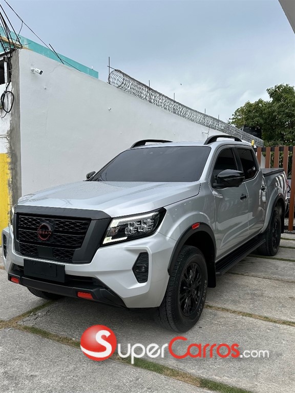 2024 Nissan Frontier Pro-4X — foto 2 / 10