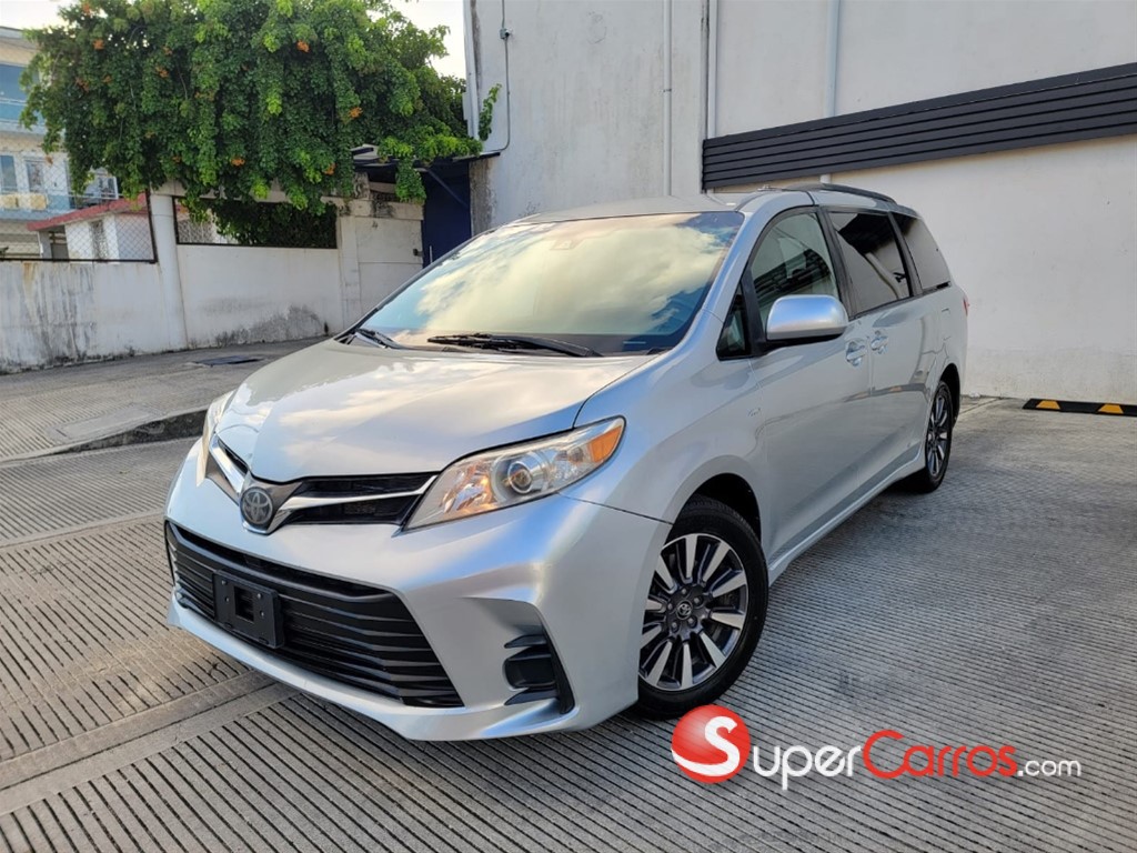 2020 Toyota Sienna LE — foto 3 / 9