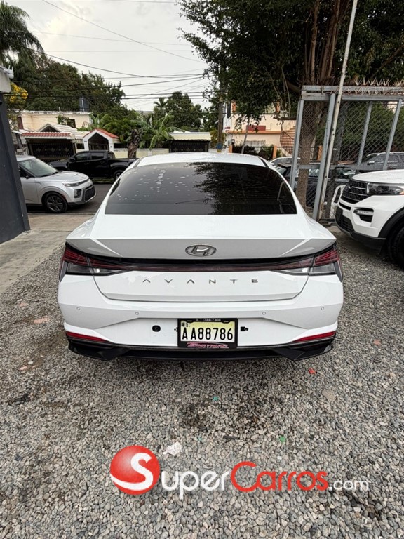 2021 Hyundai Avante Luxury — foto 8 / 11