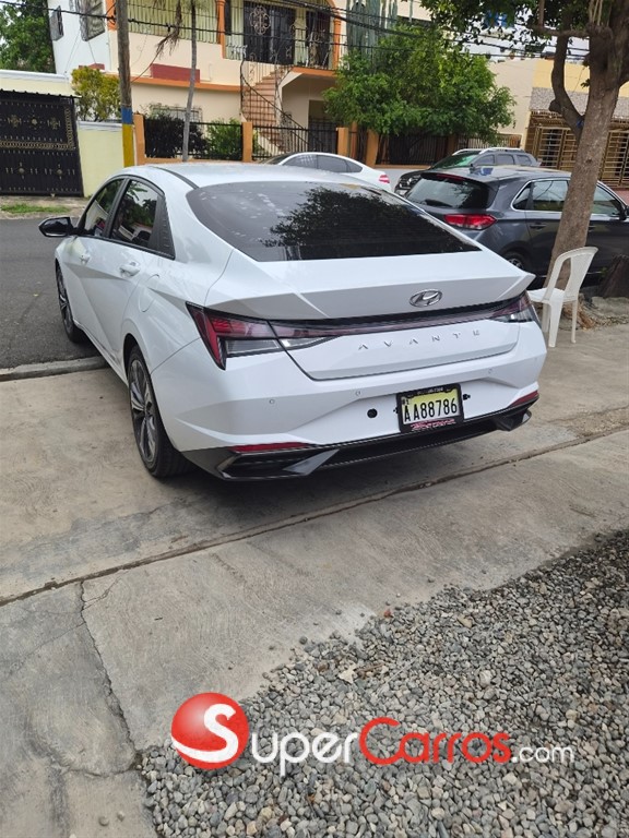 2021 Hyundai Avante Luxury — foto 10 / 11