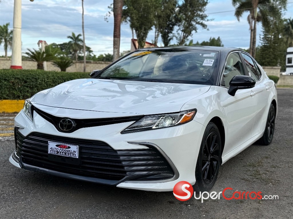 2022 Toyota Camry LE — foto 3 / 9