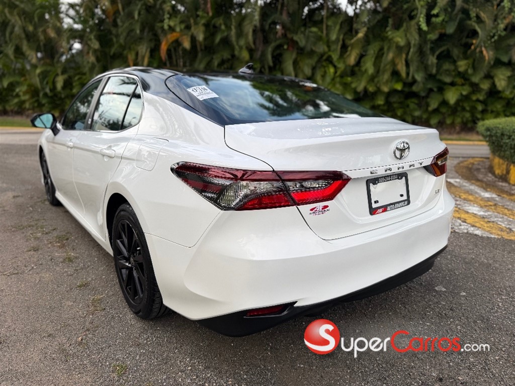 2022 Toyota Camry LE — foto 5 / 9