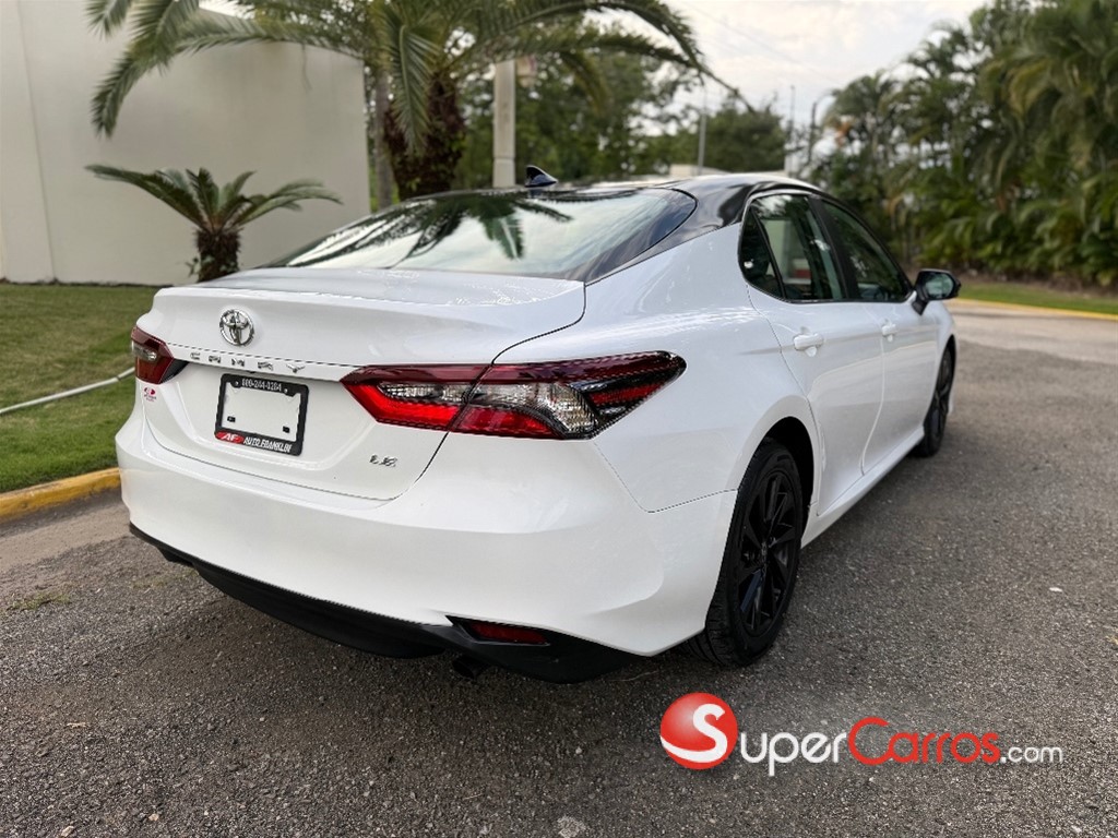 2022 Toyota Camry LE — foto 6 / 9