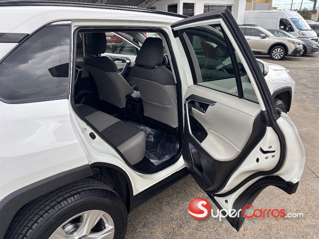 2021 Toyota RAV4 XLE — foto 7 / 11