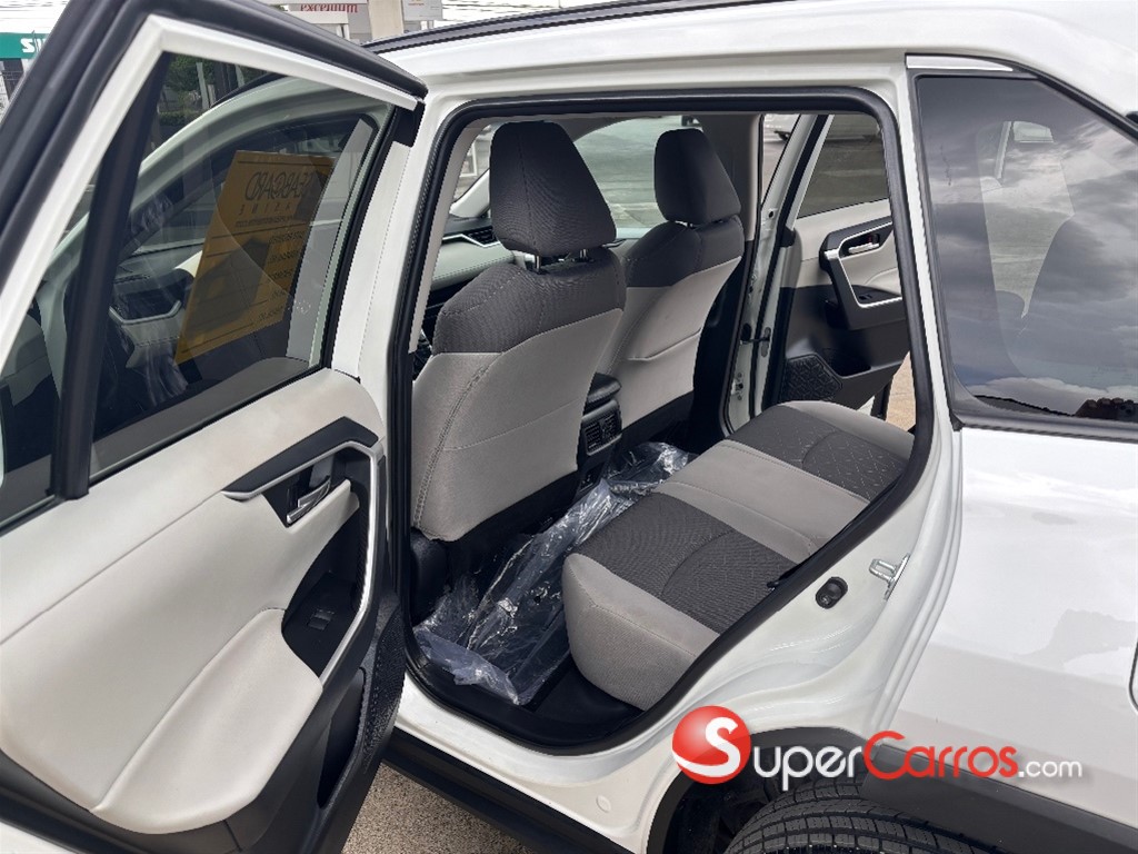 2021 Toyota RAV4 XLE — foto 8 / 11