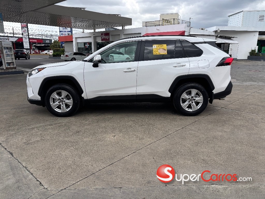 2021 Toyota RAV4 XLE — foto 11 / 11