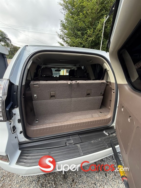 2016 Lexus GX 460 Luxury — foto 3 / 11