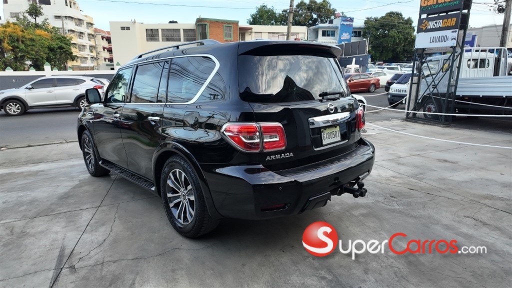 2017 Nissan Armada — foto 4 / 11