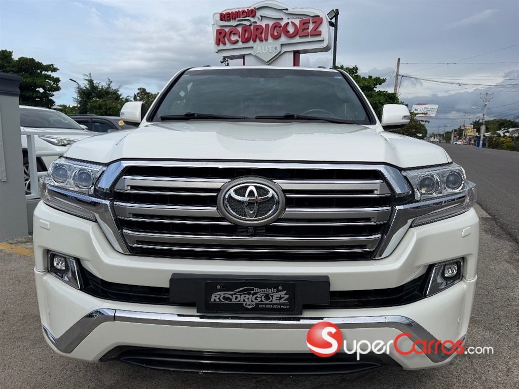 2017 Toyota Land Cruiser VXR — foto 3 / 12