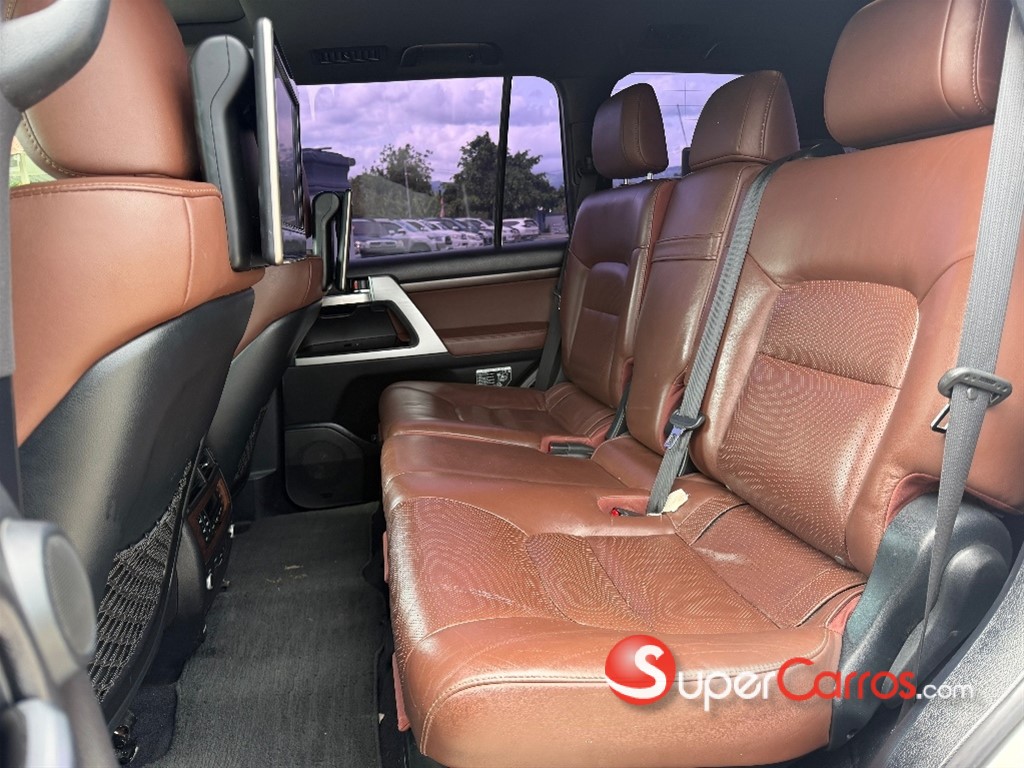 2017 Toyota Land Cruiser VXR — foto 4 / 12