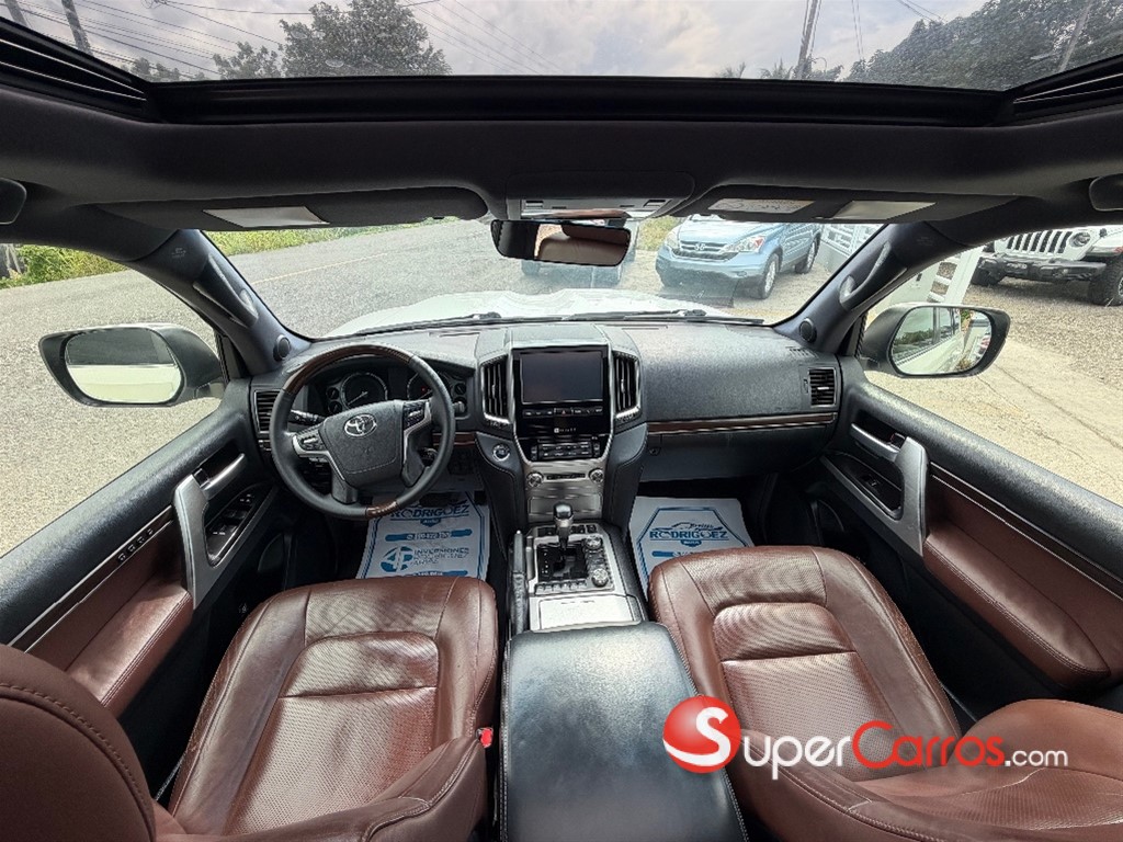 2017 Toyota Land Cruiser VXR — foto 5 / 12