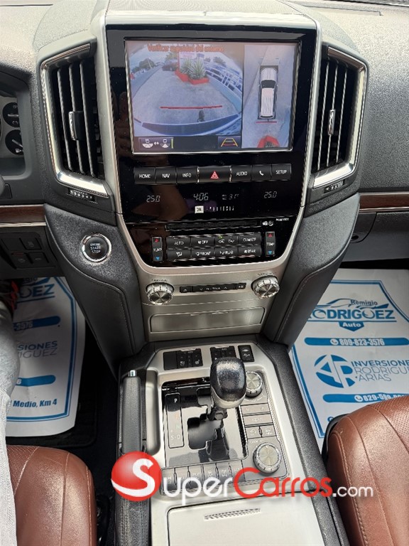 2017 Toyota Land Cruiser VXR — foto 10 / 12
