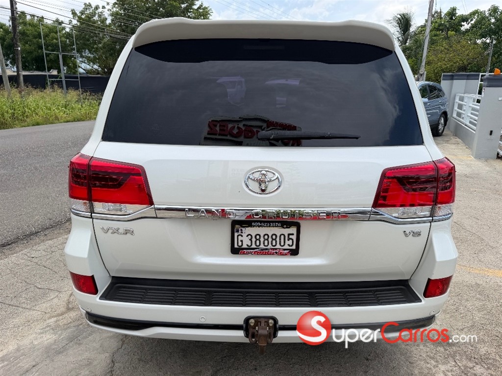 2017 Toyota Land Cruiser VXR — foto 12 / 12