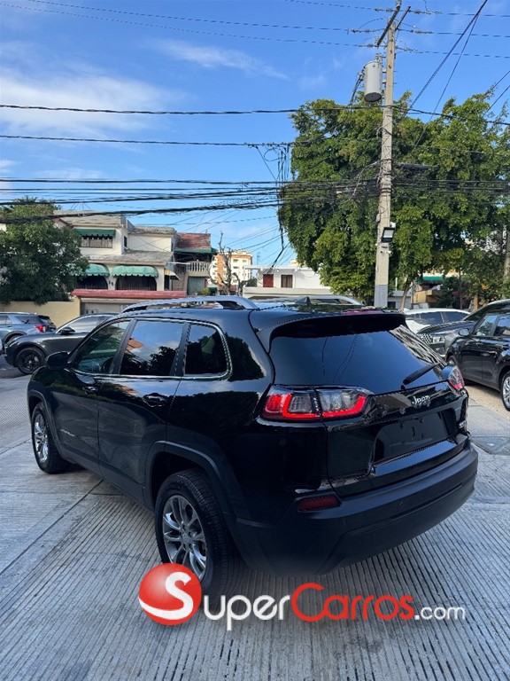 2020 Jeep Cherokee Latitude Plus — foto 3 / 12