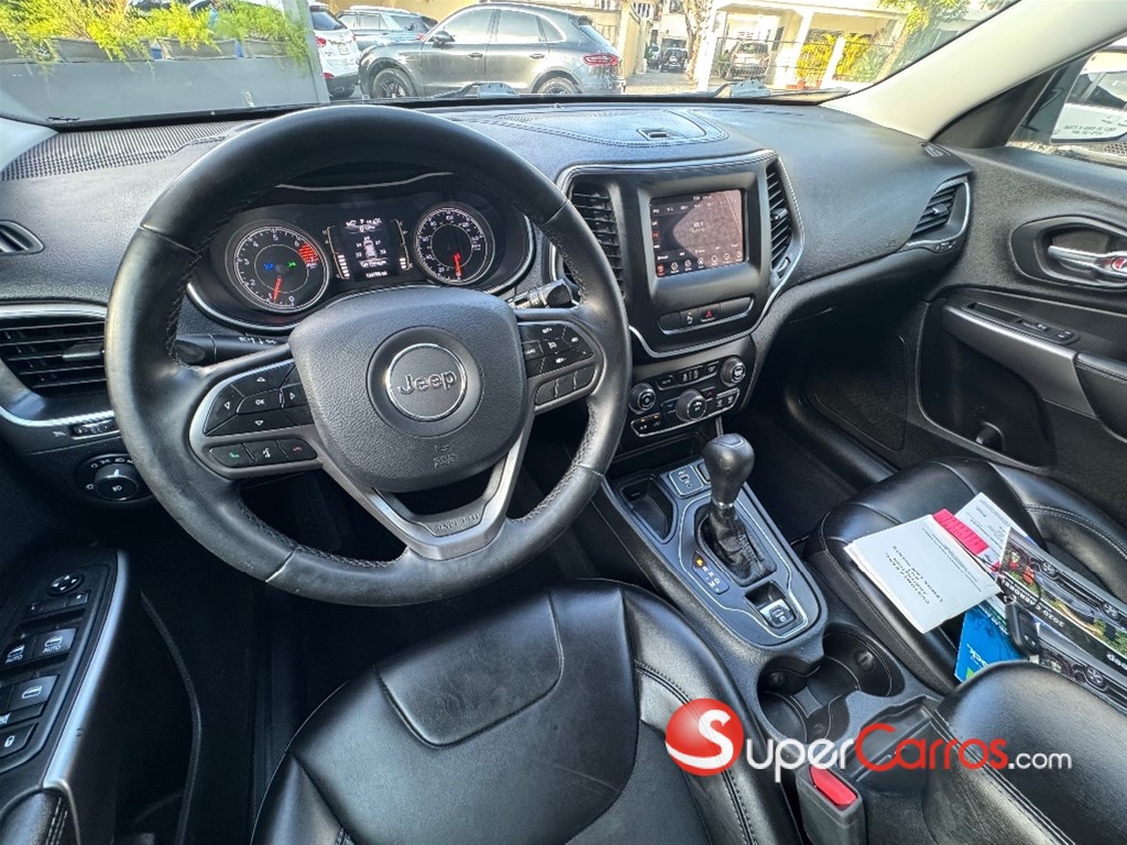 2020 Jeep Cherokee Latitude Plus — foto 11 / 12