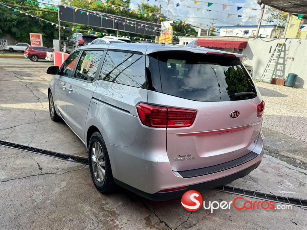 2019 Kia Sedona LX — foto 5 / 9
