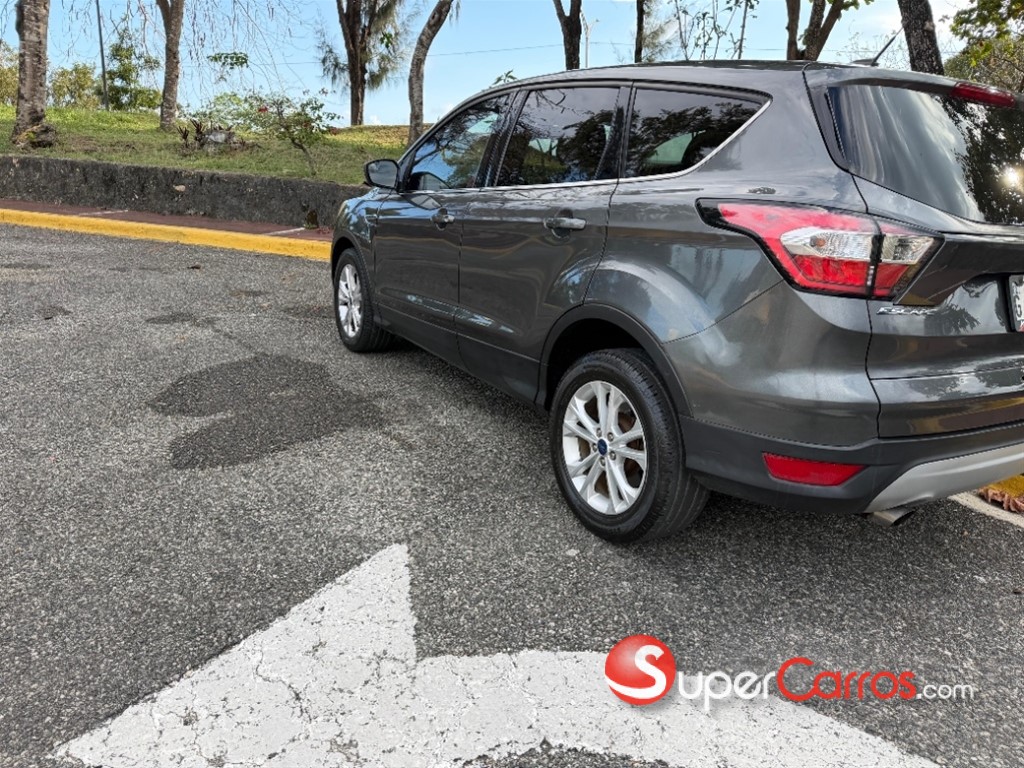 2017 Ford Escape SE — foto 4 / 12