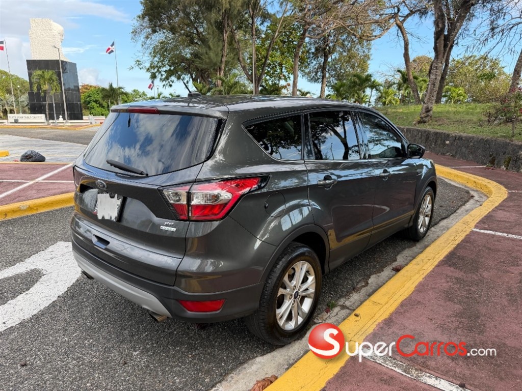 2017 Ford Escape SE — foto 5 / 12