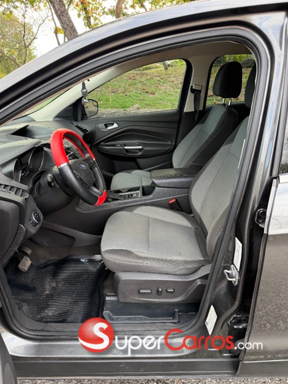 2017 Ford Escape SE — foto 9 / 12