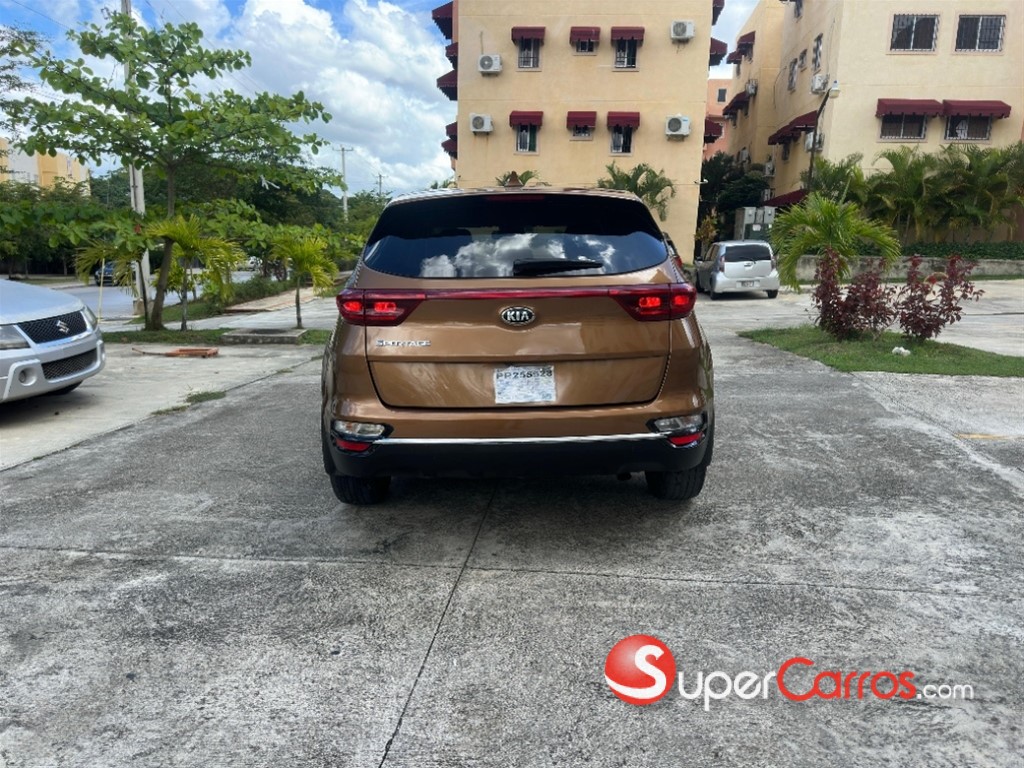 2020 Kia Sportage LX — foto 8 / 12