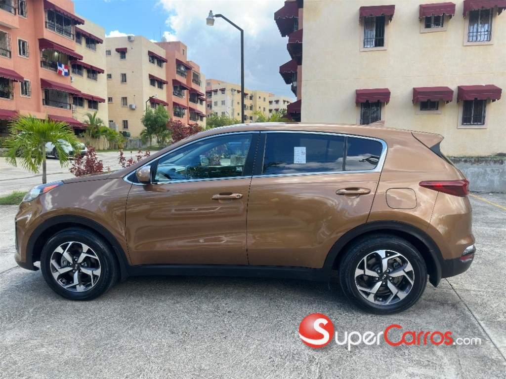 2020 Kia Sportage LX — foto 10 / 12