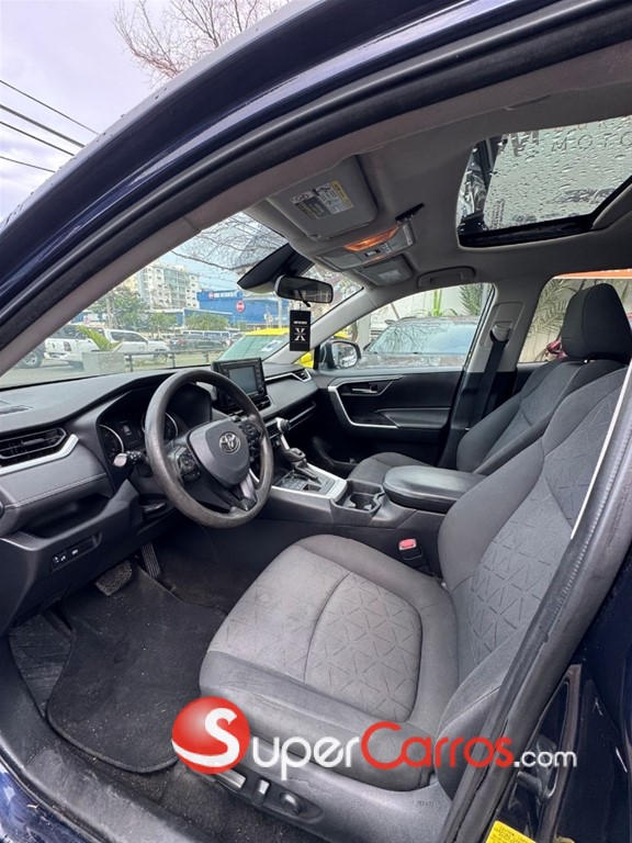 2021 Toyota RAV4 XLE — foto 4 / 12