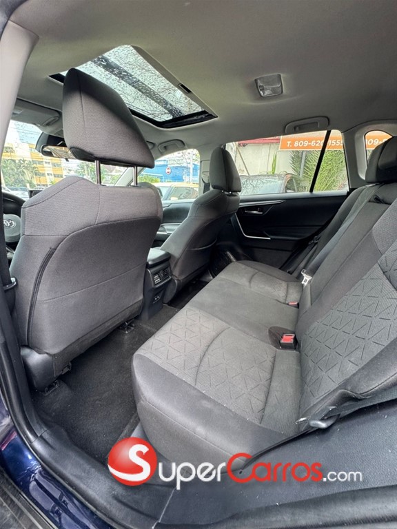 2021 Toyota RAV4 XLE — foto 5 / 12