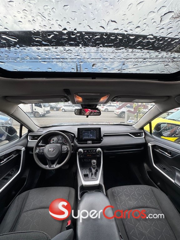 2021 Toyota RAV4 XLE — foto 6 / 12