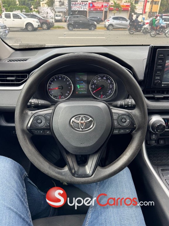 2021 Toyota RAV4 XLE — foto 8 / 12