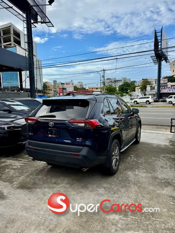 2021 Toyota RAV4 XLE — foto 10 / 12