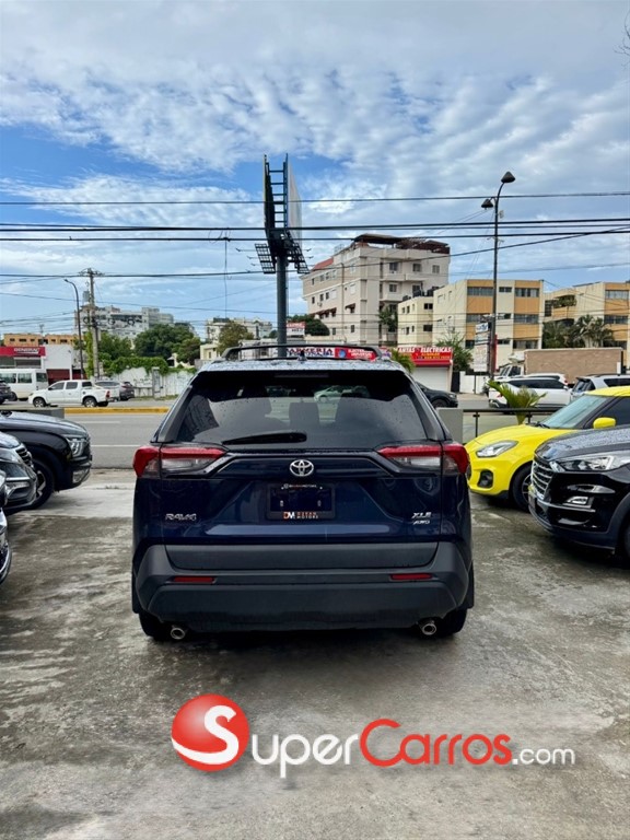 2021 Toyota RAV4 XLE — foto 12 / 12