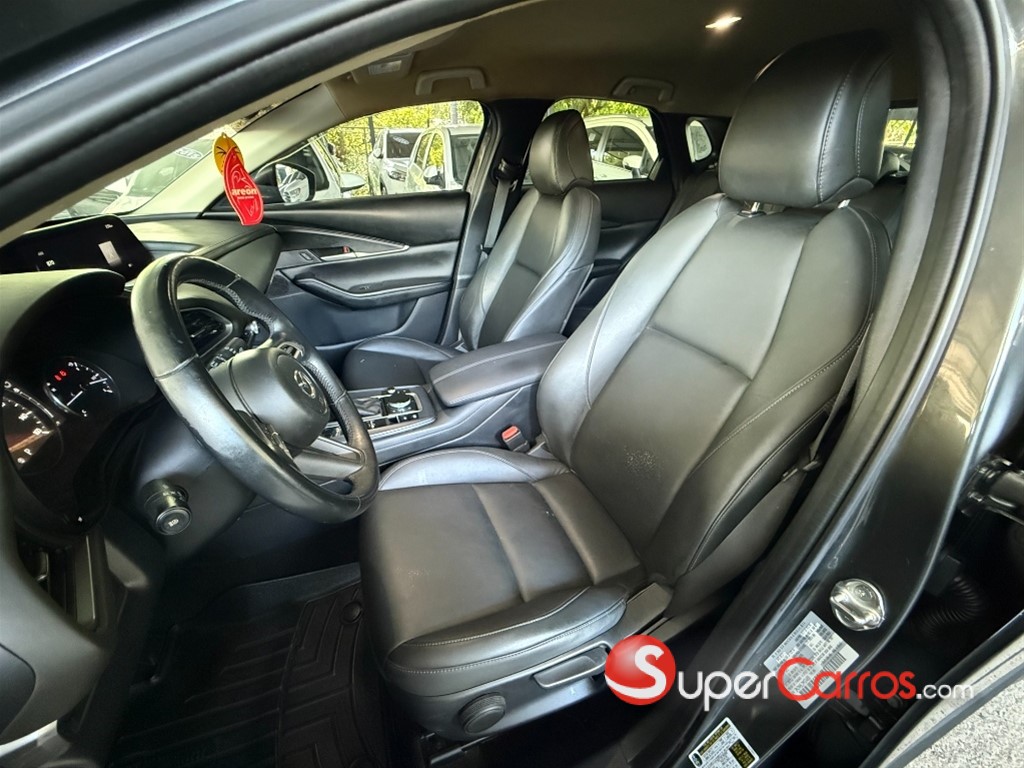 2021 Mazda CX-30 — foto 8 / 9