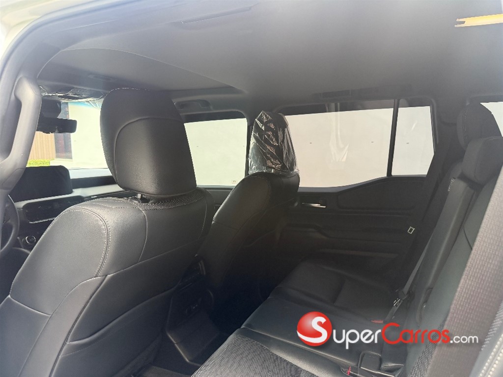 2025 Toyota Land Cruiser Prado Adventure 1A — foto 8 / 10