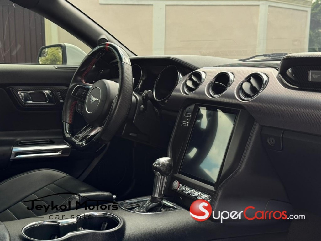 2016 Ford Mustang Ecoboost — foto 5 / 11