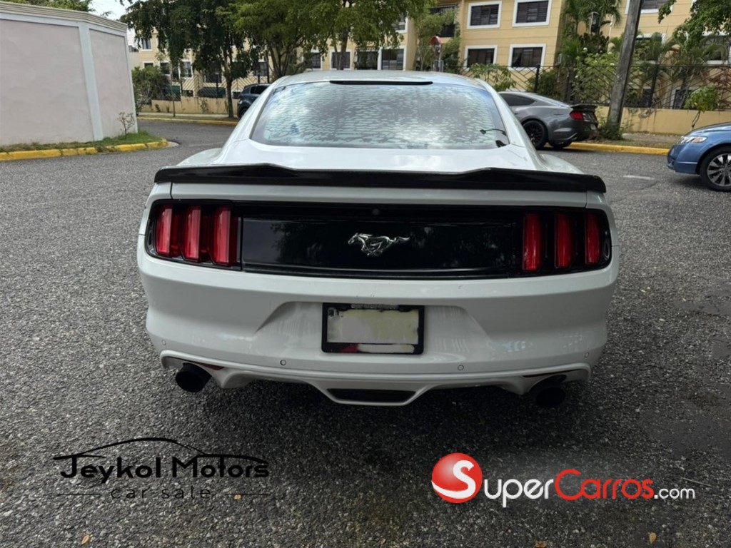 2016 Ford Mustang Ecoboost — foto 7 / 11