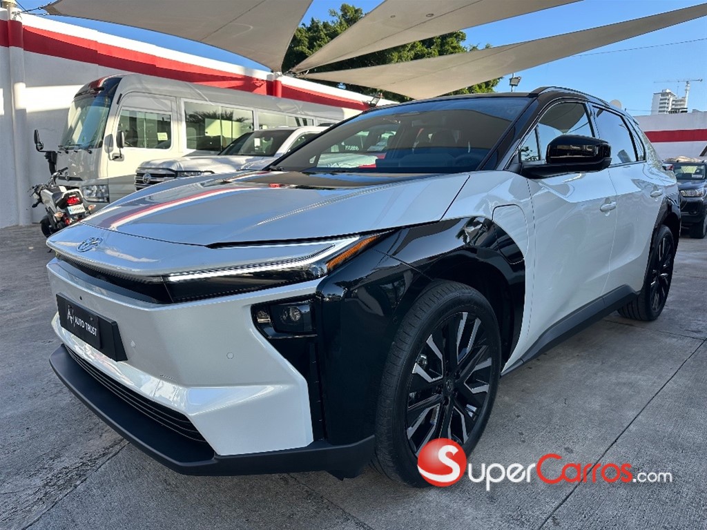 2027 Toyota BZ4X — foto 2 / 8