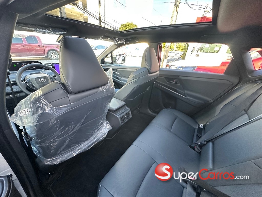 2027 Toyota BZ4X — foto 7 / 8