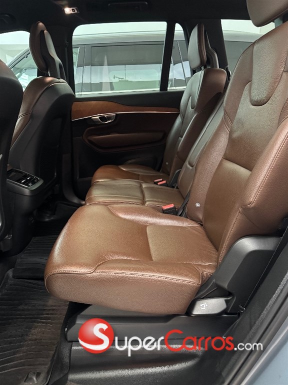 2022 Volvo XC90 Momentum B6 — foto 8 / 11