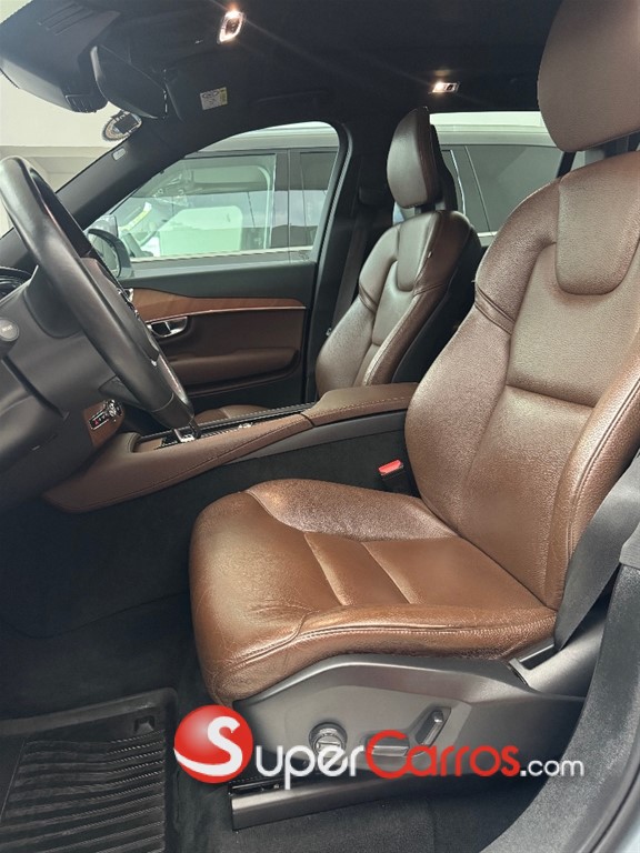 2022 Volvo XC90 Momentum B6 — foto 9 / 11