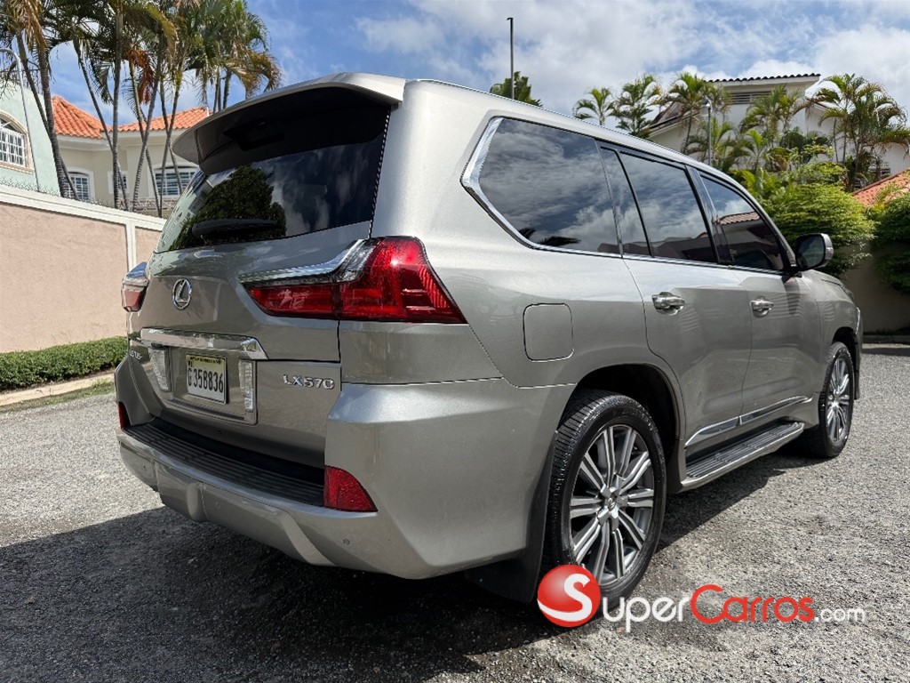 2016 Lexus LX 570 — foto 4 / 12