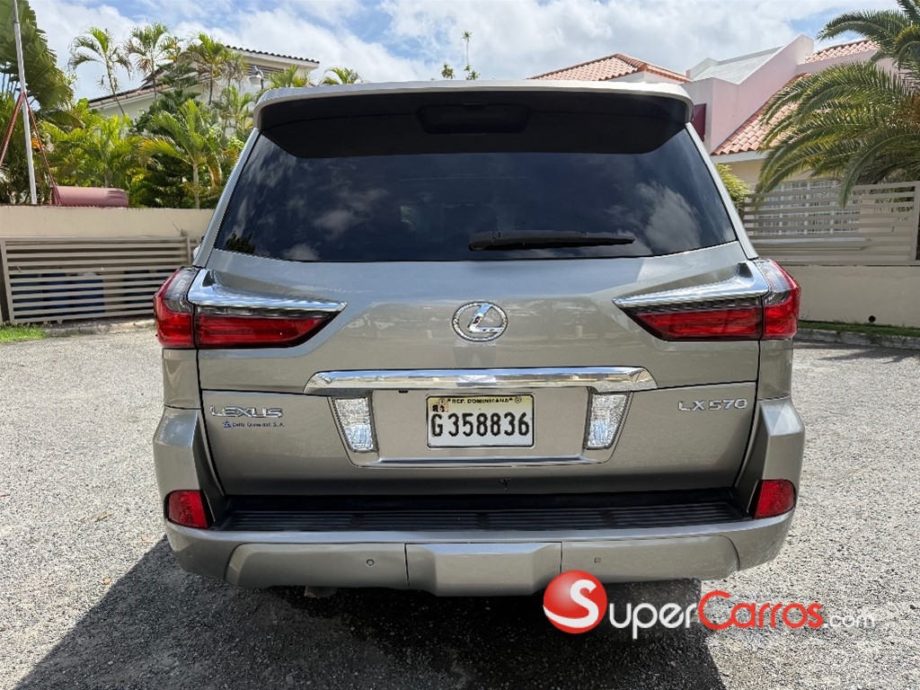 2016 Lexus LX 570 — foto 5 / 12