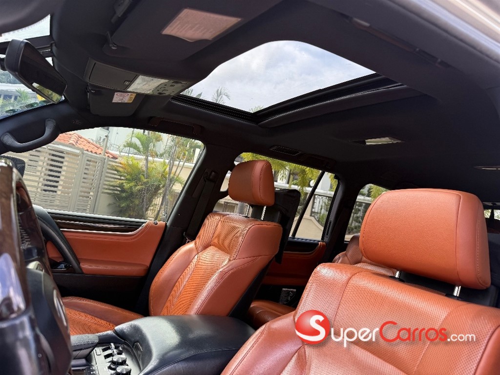 2016 Lexus LX 570 — foto 10 / 12