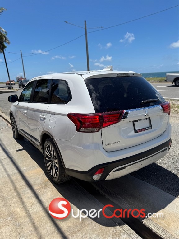2020 Mitsubishi Motors Outlander — foto 5 / 12