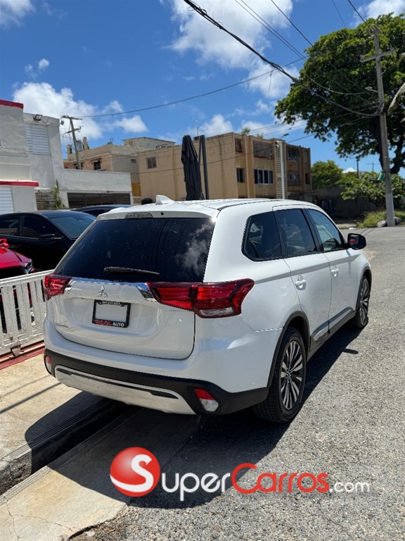 2020 Mitsubishi Motors Outlander — foto 6 / 12